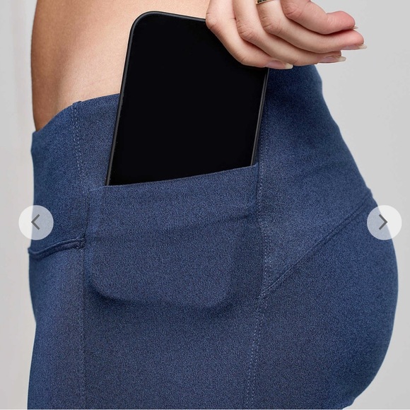 BNWT Saucony Women’s Fortify 6” Shorts - Picture 6 of 10